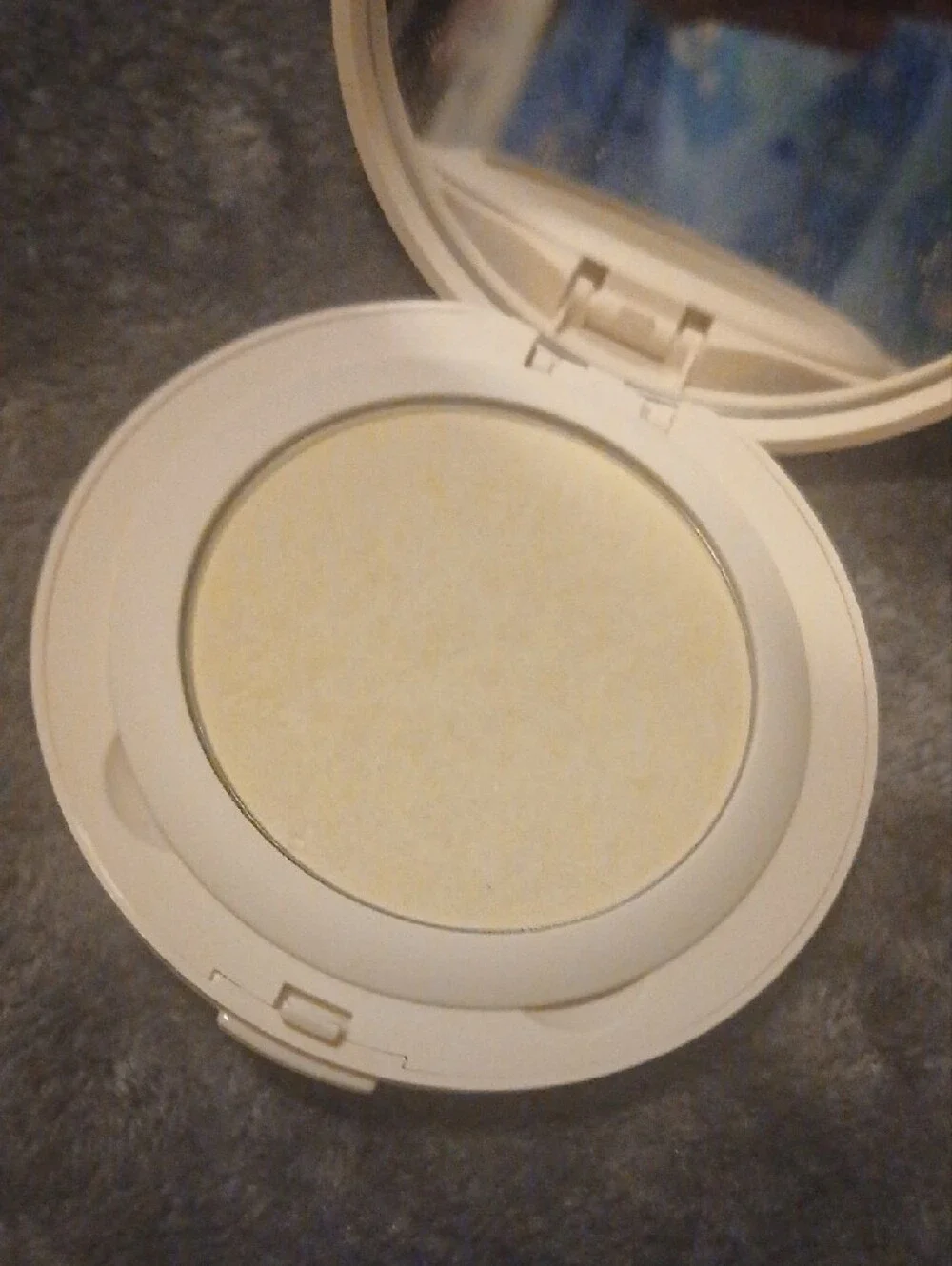 laura mercier Round Compact Setting Powder - Cream Case